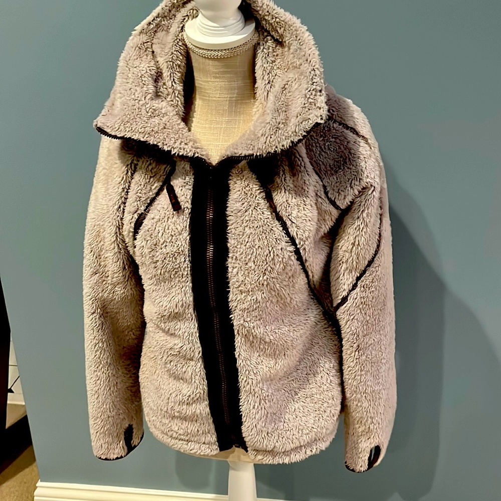 Kuhl womens jacket Medium light teddy bear tan and brown